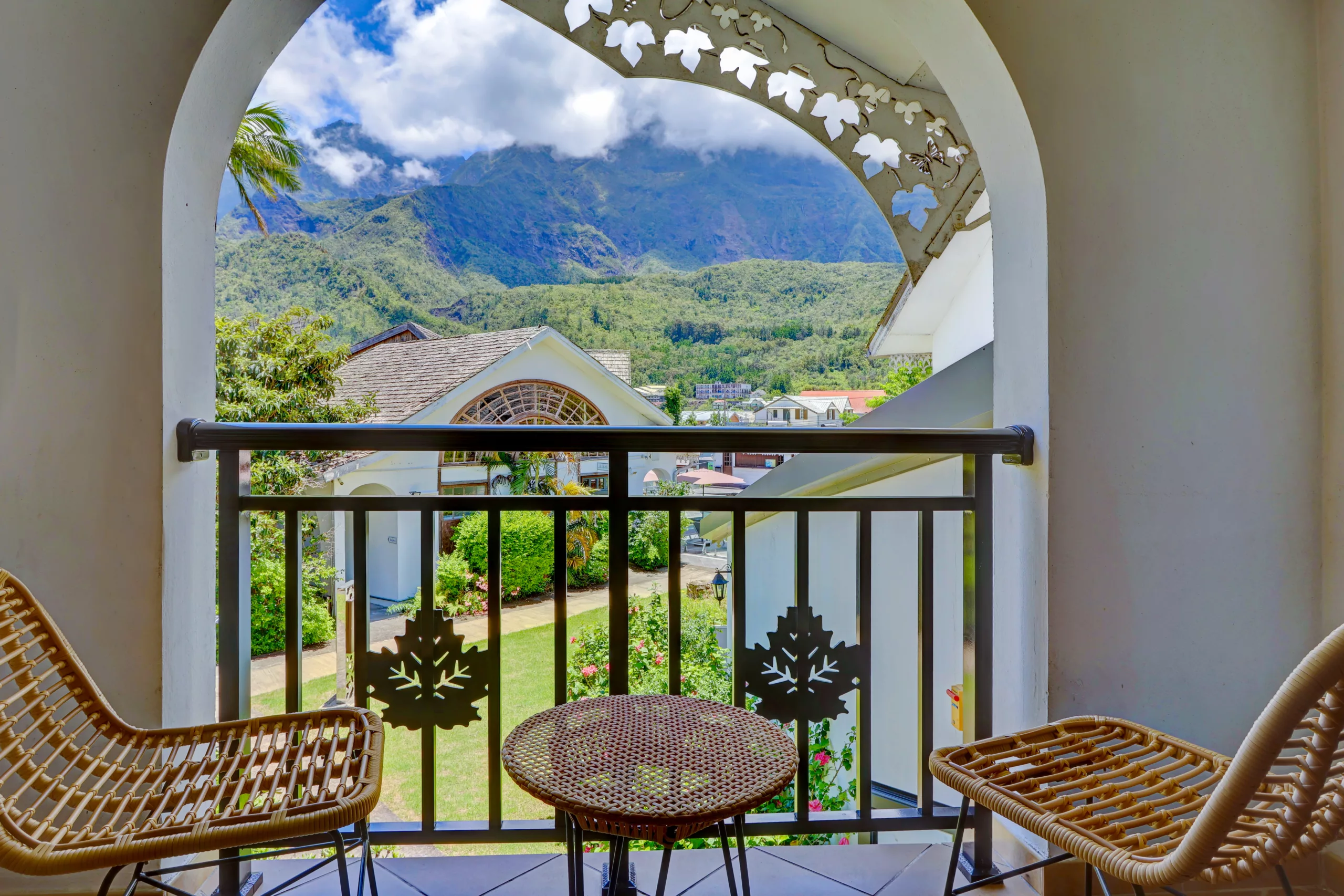 Vue sur la montagne - Le Vieux Cep